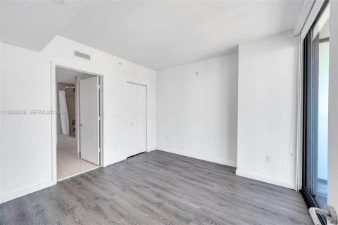 Купить кондоминиум в Майами, Флорида 2 спальни, 80.64м2, № 2090042 - фото 15