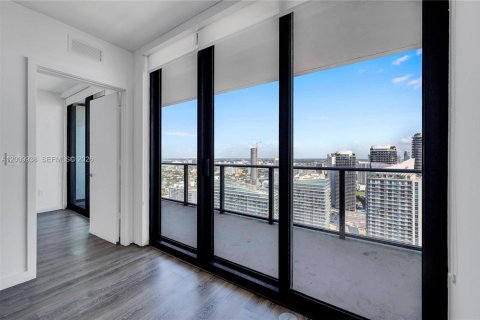 Купить кондоминиум в Майами, Флорида 2 спальни, 80.64м2, № 2090042 - фото 3