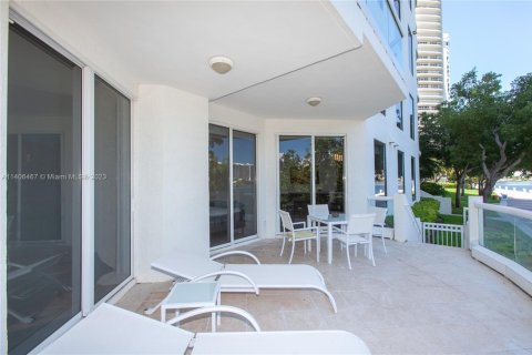 Copropriété à vendre à Aventura, Floride: 2 chambres, 122.26 m2 № 2263641 - photo 11