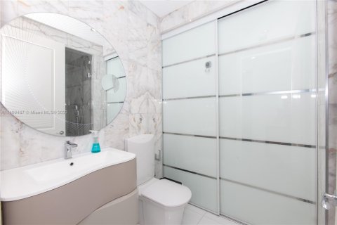 Copropriété à vendre à Aventura, Floride: 2 chambres, 122.26 m2 № 2263641 - photo 17
