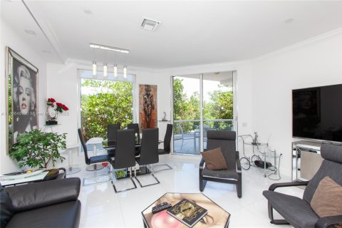 Copropriété à vendre à Aventura, Floride: 2 chambres, 122.26 m2 № 2263641 - photo 12
