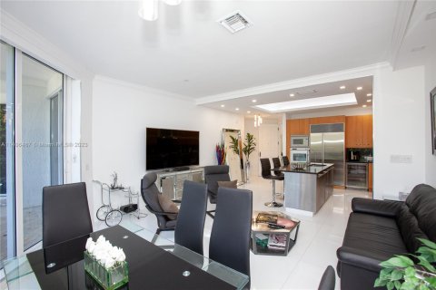 Copropriété à vendre à Aventura, Floride: 2 chambres, 122.26 m2 № 2263641 - photo 14
