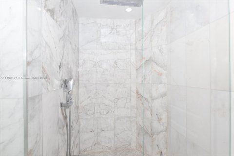 Copropriété à vendre à Aventura, Floride: 2 chambres, 122.26 m2 № 2263641 - photo 19