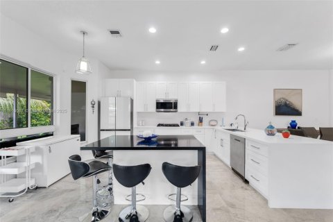 Casa en venta en Homestead, Florida, 3 dormitorios, 176.24 m2 № 1946718 - foto 2