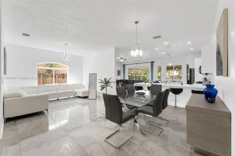 Casa en venta en Homestead, Florida, 3 dormitorios, 176.24 m2 № 1946718 - foto 7