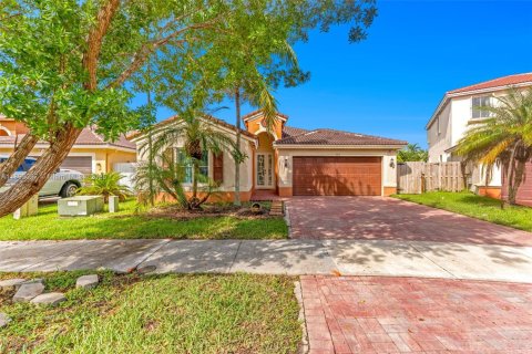 Casa en venta en Homestead, Florida, 3 dormitorios, 176.24 m2 № 1946718 - foto 1