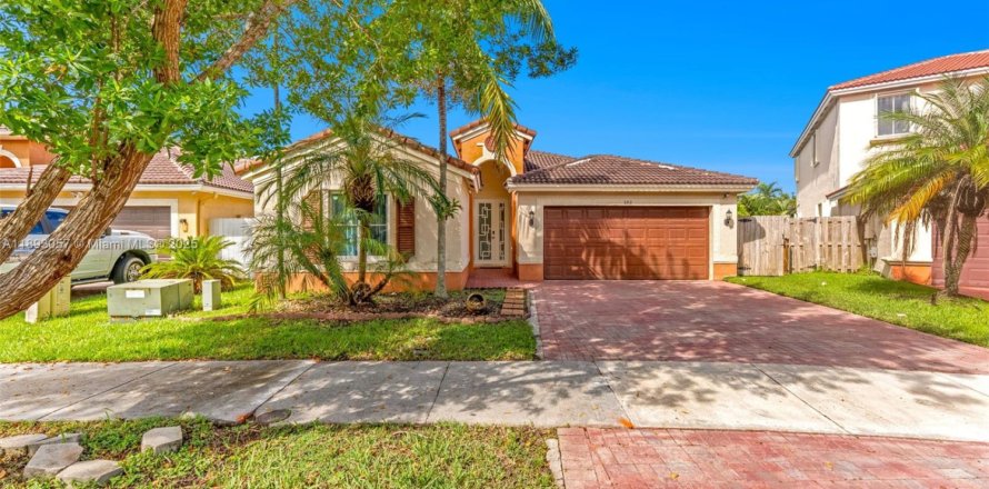 Casa en Homestead, Florida 3 dormitorios, 176.24 m2 № 1946718