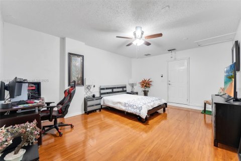 Casa en venta en Homestead, Florida, 3 dormitorios, 176.24 m2 № 1946718 - foto 18