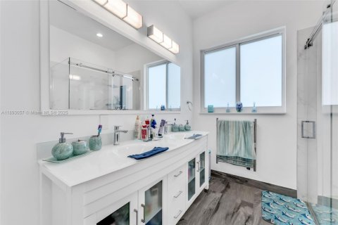 Casa en venta en Homestead, Florida, 3 dormitorios, 176.24 m2 № 1946718 - foto 14