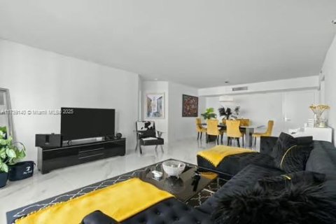 Copropriété à vendre à Aventura, Floride: 2 chambres, 126.81 m2 № 1859885 - photo 18