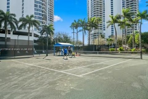 Copropriété à vendre à Aventura, Floride: 2 chambres, 126.81 m2 № 1859885 - photo 11