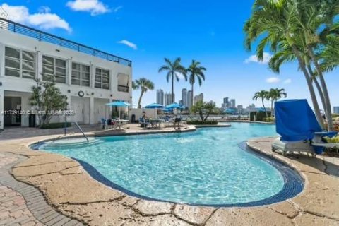 Copropriété à vendre à Aventura, Floride: 2 chambres, 126.81 m2 № 1859885 - photo 8