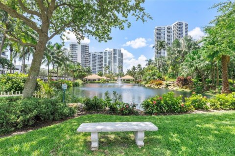 Copropriété à vendre à Aventura, Floride: 2 chambres, 126.81 m2 № 1859885 - photo 3