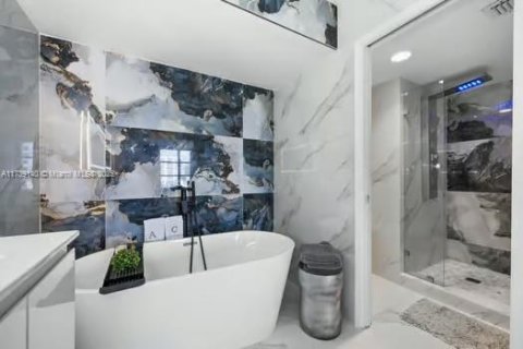 Copropriété à vendre à Aventura, Floride: 2 chambres, 126.81 m2 № 1859885 - photo 26