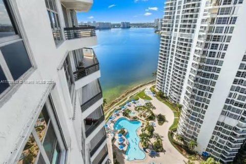 Copropriété à vendre à Aventura, Floride: 2 chambres, 126.81 m2 № 1859885 - photo 4
