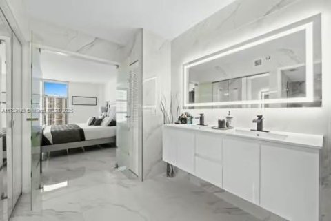 Copropriété à vendre à Aventura, Floride: 2 chambres, 126.81 m2 № 1859885 - photo 25