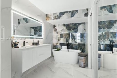 Copropriété à vendre à Aventura, Floride: 2 chambres, 126.81 m2 № 1859885 - photo 24