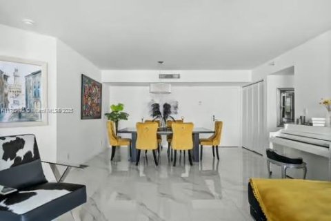 Copropriété à vendre à Aventura, Floride: 2 chambres, 126.81 m2 № 1859885 - photo 21