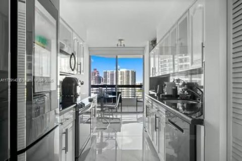 Copropriété à vendre à Aventura, Floride: 2 chambres, 126.81 m2 № 1859885 - photo 27
