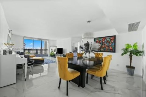 Copropriété à vendre à Aventura, Floride: 2 chambres, 126.81 m2 № 1859885 - photo 16