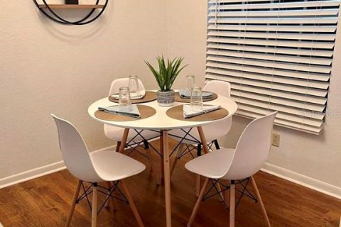 Condo in Orlando, Florida, 1 bedroom № 2217530 - photo 5
