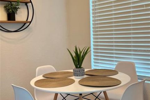 Condo in Orlando, Florida, 1 bedroom № 2217530 - photo 6