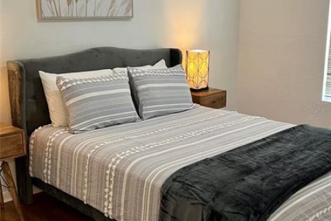 Condo in Orlando, Florida, 1 bedroom № 2217530 - photo 13