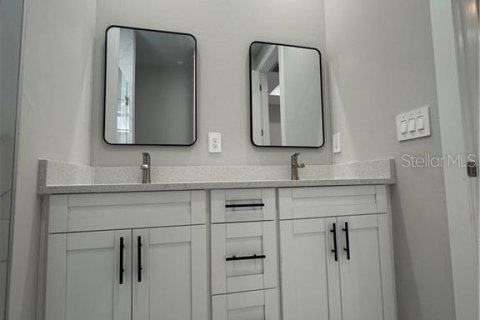 Casa en venta en Lehigh Acres, Florida, 3 dormitorios, 142.7 m2 № 1803597 - foto 19