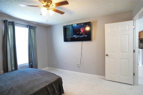 Condominio en venta en Brandon, Florida, 2 dormitorios, 85.1 m2 № 1907352 - foto 13