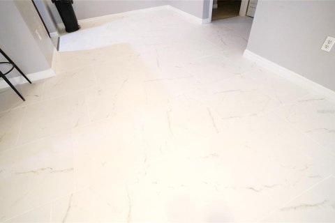 Condominio en venta en Brandon, Florida, 2 dormitorios, 85.1 m2 № 1907352 - foto 19