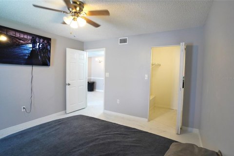 Condominio en venta en Brandon, Florida, 2 dormitorios, 85.1 m2 № 1907352 - foto 11