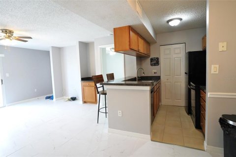 Condominio en venta en Brandon, Florida, 2 dormitorios, 85.1 m2 № 1907352 - foto 6
