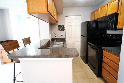 Condominio en venta en Brandon, Florida, 2 dormitorios, 85.1 m2 № 1907352 - foto 7