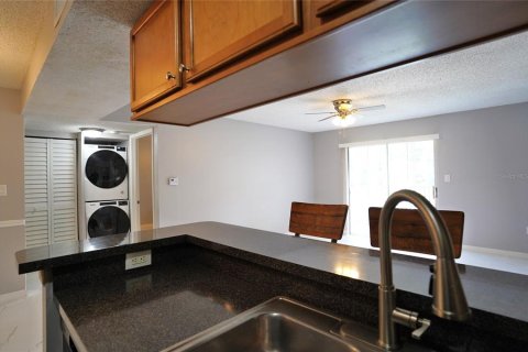 Condominio en venta en Brandon, Florida, 2 dormitorios, 85.1 m2 № 1907352 - foto 4