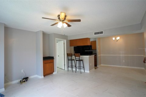 Condominio en venta en Brandon, Florida, 2 dormitorios, 85.1 m2 № 1907352 - foto 3