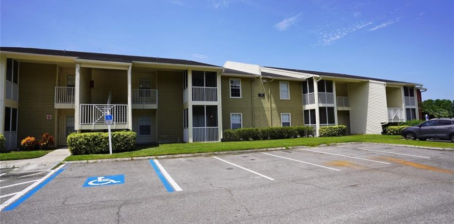 Condominio en Brandon, Florida, 2 dormitorios  № 1907352