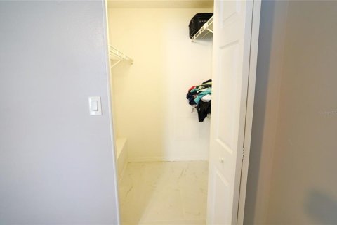 Condominio en venta en Brandon, Florida, 2 dormitorios, 85.1 m2 № 1907352 - foto 12