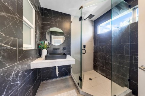 Casa en venta en Hollywood, Florida, 4 dormitorios, 142.42 m2 № 2081347 - foto 25