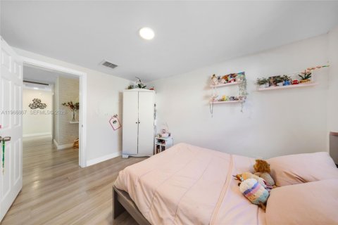 Casa en venta en Hollywood, Florida, 4 dormitorios, 142.42 m2 № 2081347 - foto 28