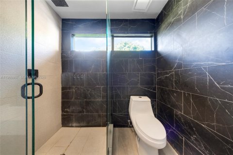 Casa en venta en Hollywood, Florida, 4 dormitorios, 142.42 m2 № 2081347 - foto 24