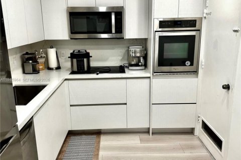 Снять в аренду кондоминиум в Санни-Айлс-Бич, Флорида 1 спальня, 64.75м2, № 2002545 - фото 3