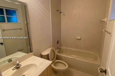 Townhouse in Florida City, Florida 3 bedrooms, 141.86 sq.m. № 1695740 - photo 7