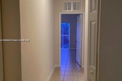 Townhouse in Florida City, Florida 3 bedrooms, 141.86 sq.m. № 1695740 - photo 10