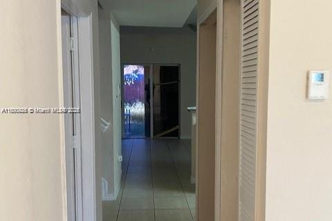 Townhouse in Florida City, Florida 3 bedrooms, 141.86 sq.m. № 1695740 - photo 3