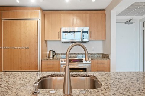 Condominio en alquiler en Bal Harbour, Florida, 1 dormitorio, 83.24 m2 № 1927007 - foto 9