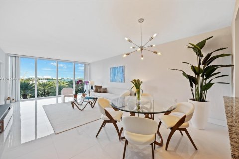 Condominio en alquiler en Bal Harbour, Florida, 1 dormitorio, 83.24 m2 № 1927007 - foto 7