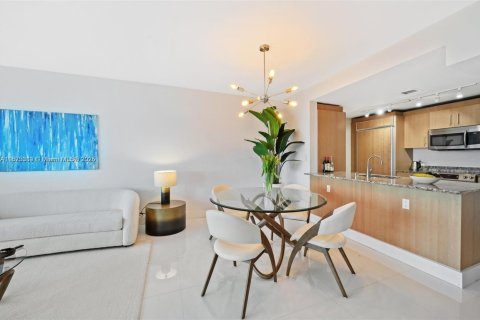 Condominio en alquiler en Bal Harbour, Florida, 1 dormitorio, 83.24 m2 № 1927007 - foto 10