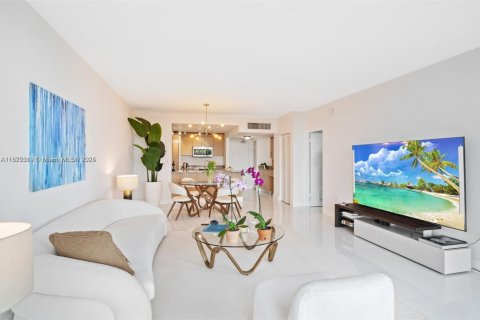 Condominio en alquiler en Bal Harbour, Florida, 1 dormitorio, 83.24 m2 № 1927007 - foto 18