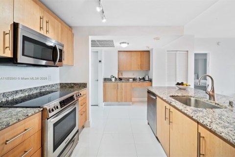 Condominio en alquiler en Bal Harbour, Florida, 1 dormitorio, 83.24 m2 № 1927007 - foto 5