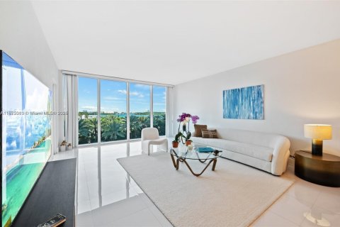 Condominio en alquiler en Bal Harbour, Florida, 1 dormitorio, 83.24 m2 № 1927007 - foto 12
